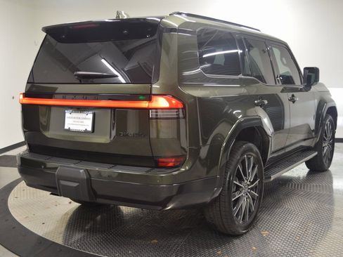 Used 2024 Lexus GX 550 w/ Accessory Package (Z1) image 7