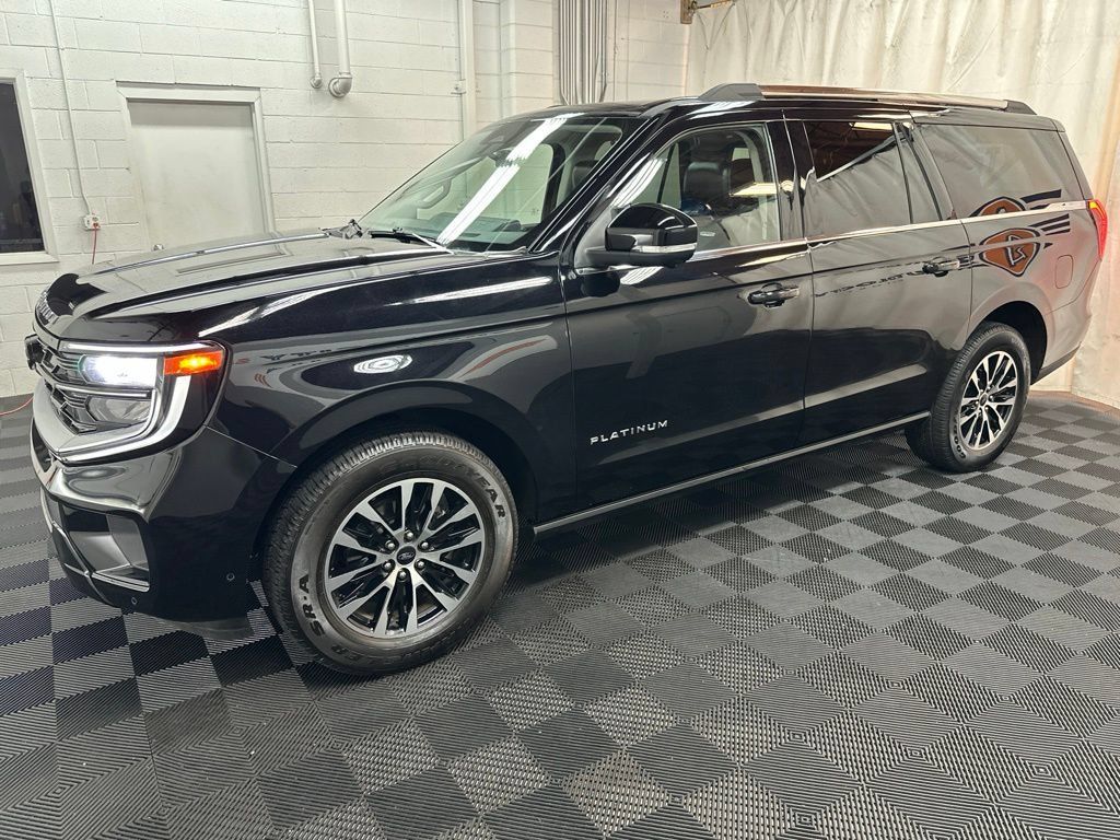 Used 2025 Ford Expedition Max Platinum AWD/4WD image 5