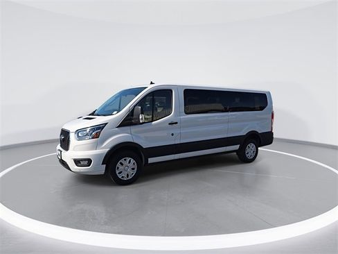Used 2023 Ford Transit 350 XLT image 4