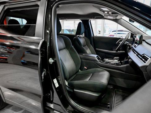 Used 2025 Mitsubishi Outlander ES image 28