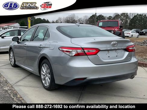Used 2019 Toyota Camry LE image 5