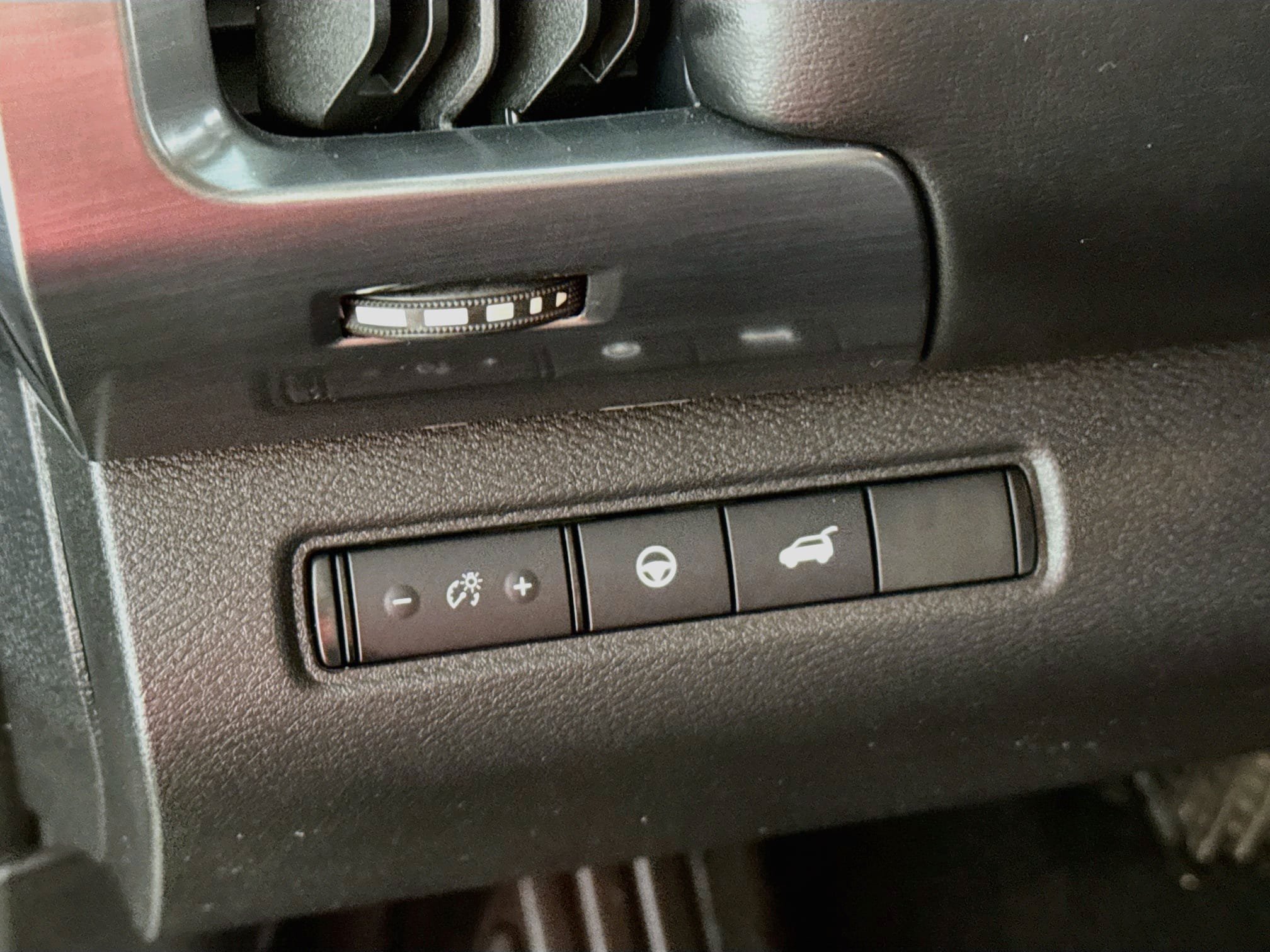 Used 2024 Nissan Pathfinder SL AWD/4WD image 13