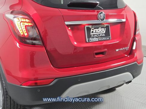 Used 2020 Buick Encore Essence w/ Experience Buick Package AWD/4WD image 5