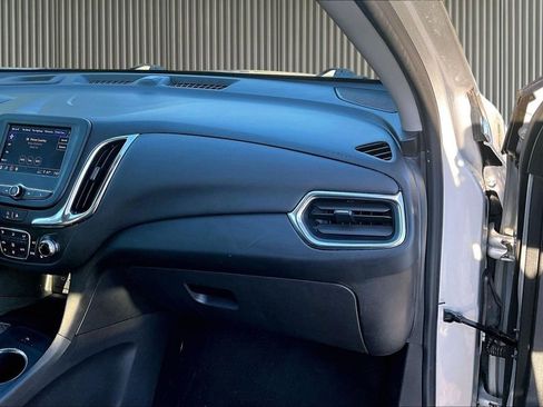 Used 2022 Chevrolet Equinox LT FWD image 18