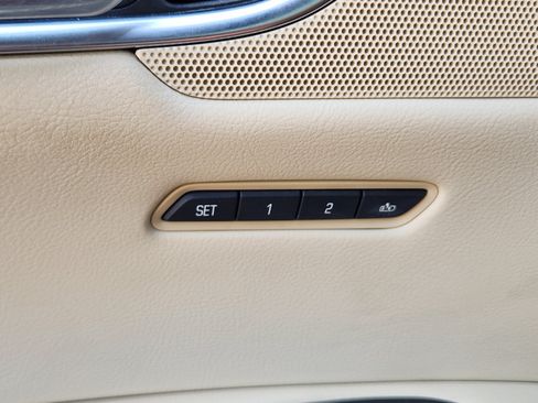 Used 2018 Cadillac XT5 Luxury w/ Driver Awareness Package FWD image 28
