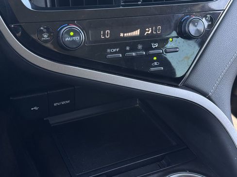 Used 2022 Toyota Camry SE image 20