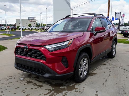 Certified 2023 Toyota RAV4 XLE w/ Convenience Package AWD/4WD image 4