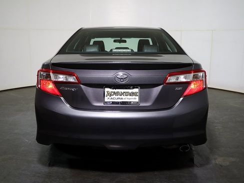 Used 2014 Toyota Camry SE image 10