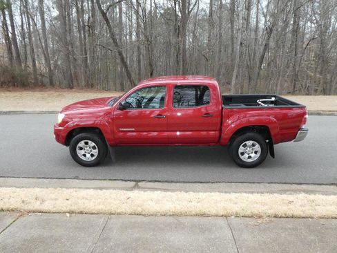 Used 2011 Toyota Tacoma PreRunner w/ SR5 Pkg #2 image 26