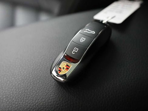 Certified 2026 Porsche Macan image 51