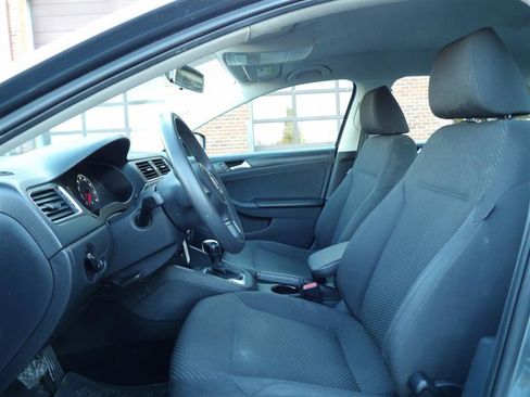 Used 2014 Volkswagen Jetta S image 9