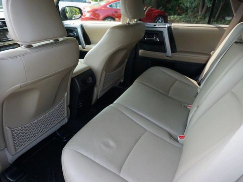 Used 2016 Toyota 4Runner Limited AWD/4WD image 19