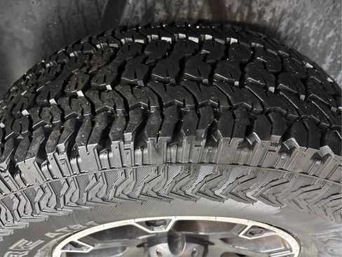 Used 2012 RAM 1500 Sport w/ Sport Premium Group image 32