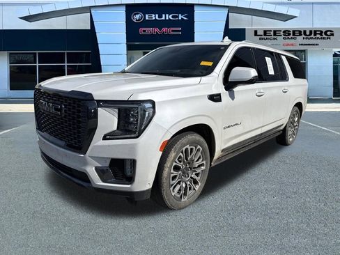 Used 2024 GMC Yukon XL Denali Ultimate AWD/4WD image 3