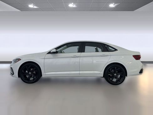 New 2026 Volkswagen Jetta SE FWD image 2