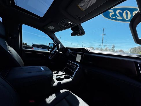 Used 2025 GMC Sierra 3500 Denali AWD/4WD image 27