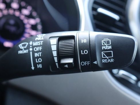 Used 2013 Hyundai Santa Fe Limited w/ Technology Pkg AWD/4WD image 36