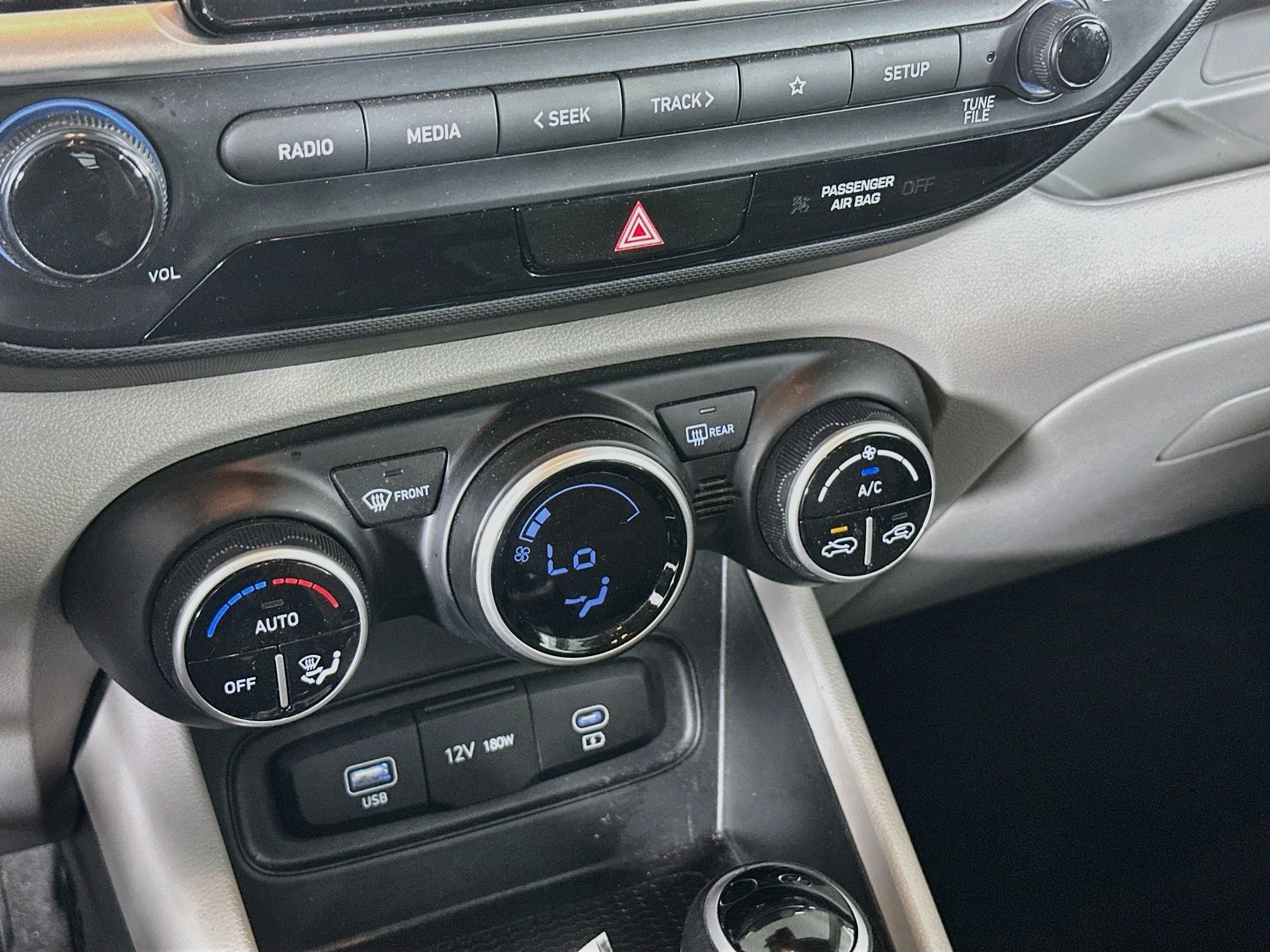 Used 2025 Hyundai Venue SEL FWD image 23