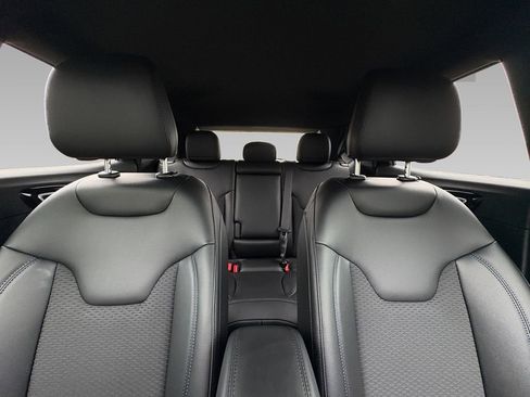 New 2026 Jeep Compass Latitude image 2