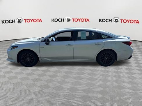 Used 2020 Toyota Avalon XSE w/ All Weather Liner Package FWD image 4