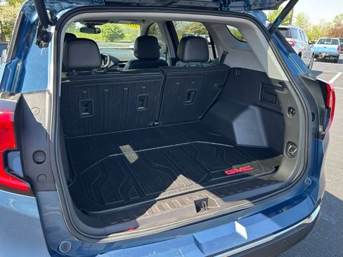 Used 2024 GMC Terrain SLT w/ Infotainment Package II AWD/4WD image 21