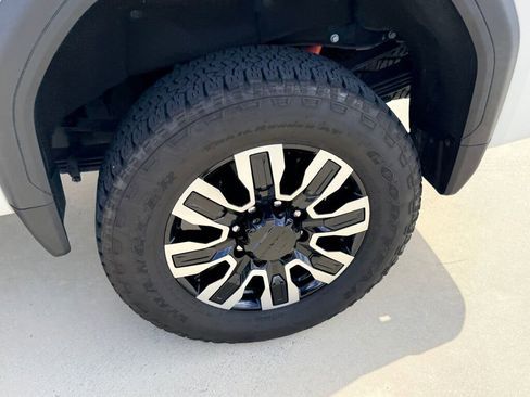 Used 2025 GMC Sierra 3500 Denali Ultimate image 9