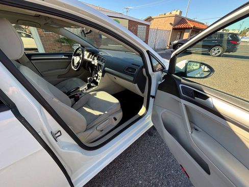 Used 2016 Volkswagen Golf S image 14