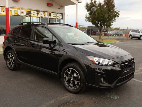 Used 2018 Subaru Crosstrek 2.0i Premium w/ Eyesight System image 3