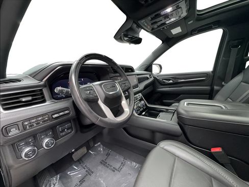 Used 2024 GMC Yukon Denali w/ Advanced Technology Package AWD/4WD image 21