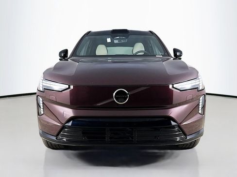 New 2025 Volvo EX90 Plus image 2