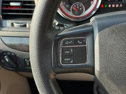 Used 2018 Dodge Grand Caravan SE w/ UConnect Hands-Free Group FWD image 22