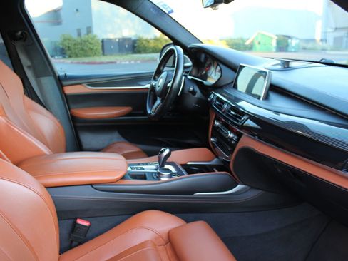 Used 2017 BMW X5 M image 10