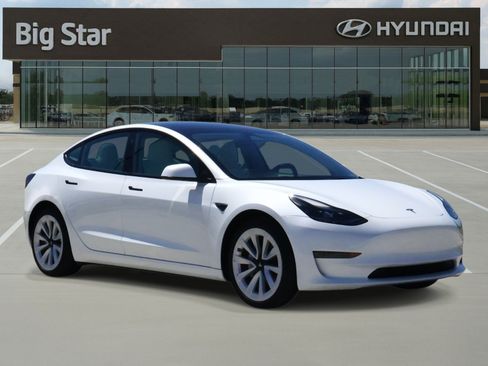 Used 2023 Tesla Model 3 Standard Range RWD image 6