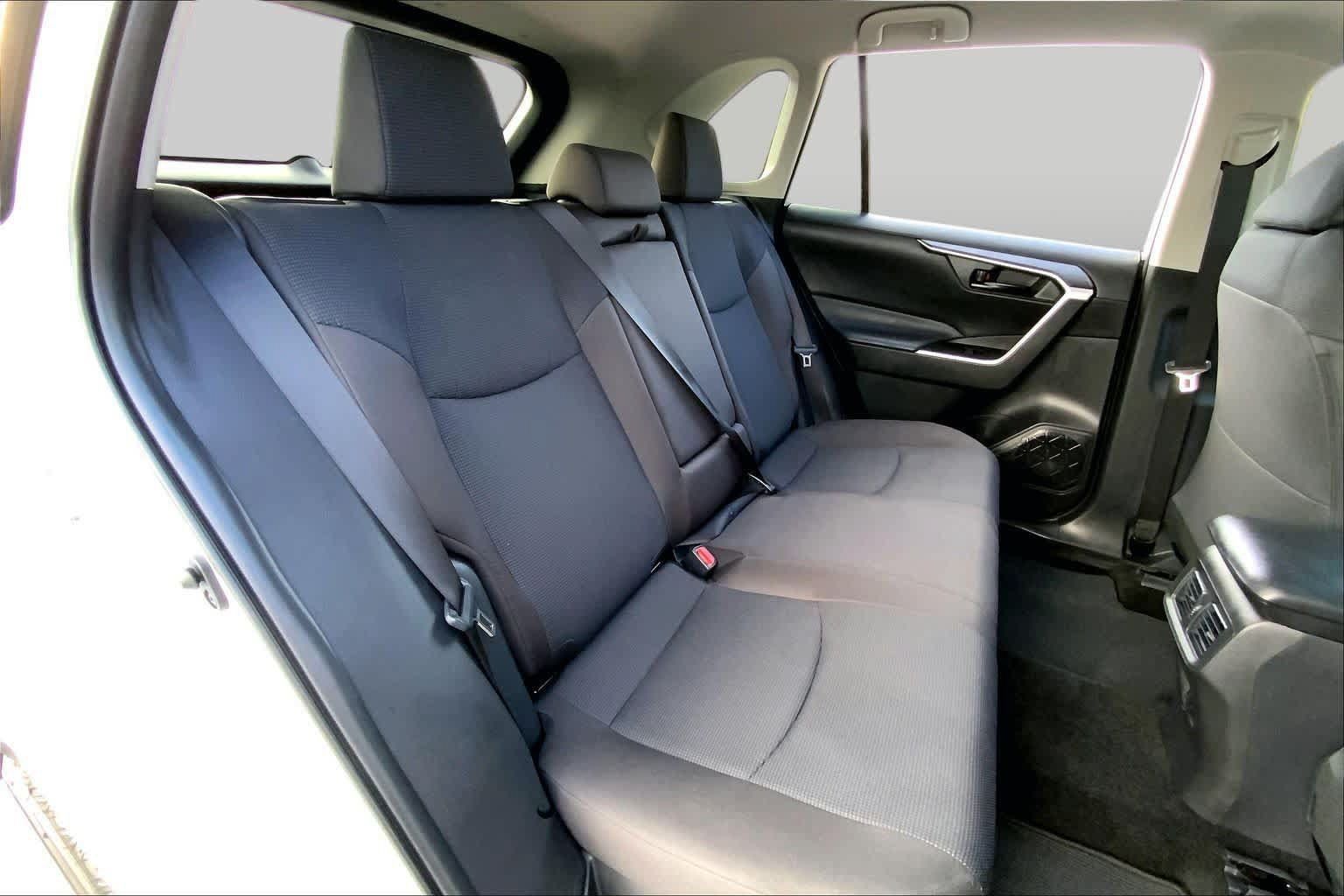 Used 2025 Toyota RAV4 LE AWD/4WD image 19