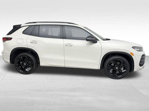 Certified 2026 Volkswagen Tiguan SE R-Line AWD/4WD image 9