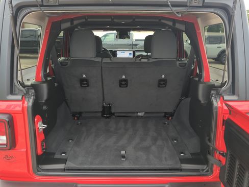 Used 2024 Jeep Wrangler Unlimited Sport AWD/4WD image 11