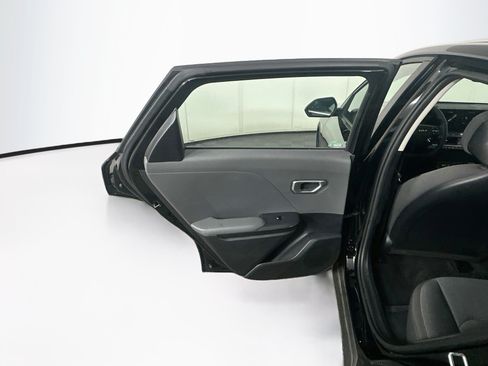 Used 2025 Kia K4 FWD image 25