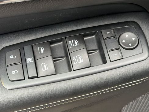 Used 2015 Jeep Grand Cherokee Limited w/ Luxury Group II image 15