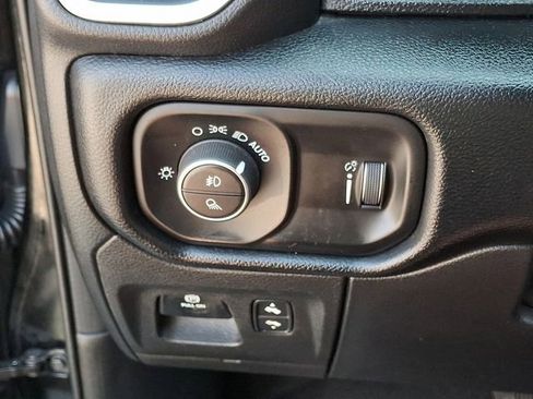 Used 2021 RAM 1500 Big Horn AWD/4WD image 24