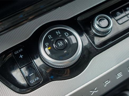 Certified 2025 Ford Expedition Active AWD/4WD image 13