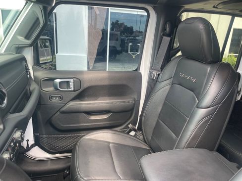 Used 2023 Jeep Wrangler Unlimited Sahara AWD/4WD image 26