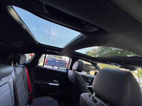 Used 2025 Mercedes-Benz GLA 35 AMG 4MATIC image 31