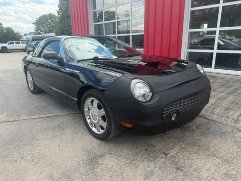 Used 2005 Ford Thunderbird RWD image 2