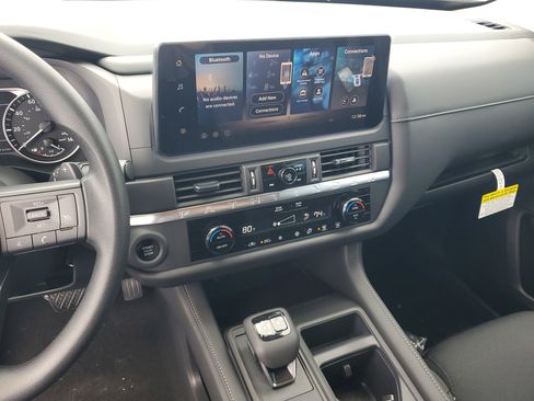 New 2026 Nissan Pathfinder S image 15