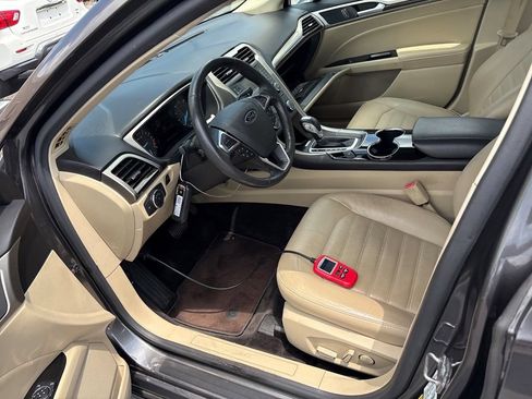 Used 2015 Ford Fusion SE w/ Equipment Group 202A FWD image 5