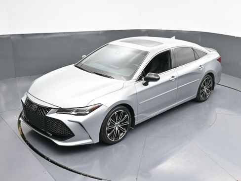 Used 2022 Toyota Avalon Touring image 38