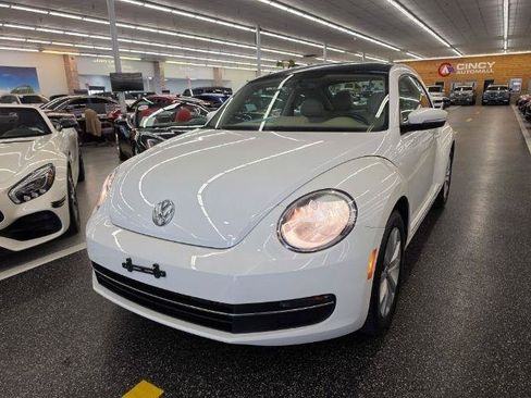 Used 2013 Volkswagen Beetle TDI FWD image 2