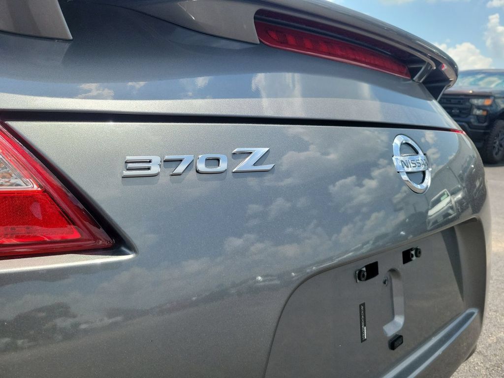 Used 2011 Nissan 370Z Coupe w/ Sport Pkg RWD image 25