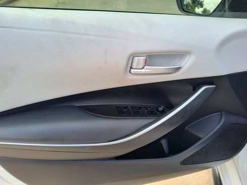 Used 2021 Toyota Corolla SE w/ SE Premium Package FWD image 19