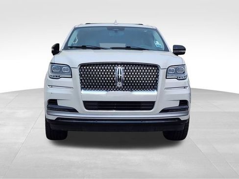 Certified 2023 Lincoln Navigator L Reserve AWD/4WD image 3